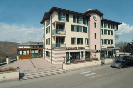 Loiano Hotel Kristall מראה חיצוני תמונה