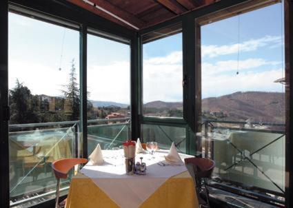 Loiano Hotel Kristall מראה חיצוני תמונה