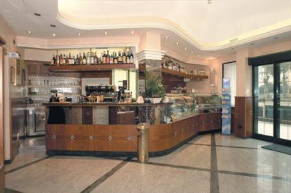 Loiano Hotel Kristall מראה חיצוני תמונה