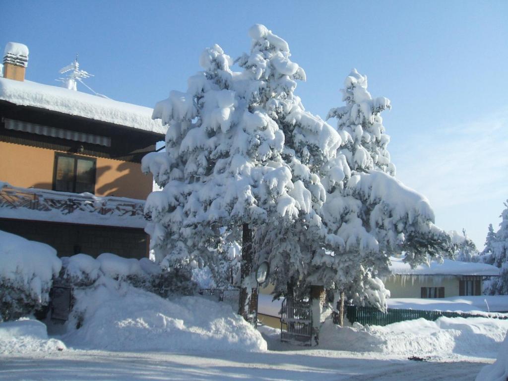 Loiano Hotel Kristall מראה חיצוני תמונה